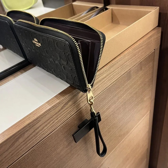 COACH BOXED LONG ZIP AROUND WALLET IN SIGNATURE LEATHER CF464 BLACK - Picture 5 of 11